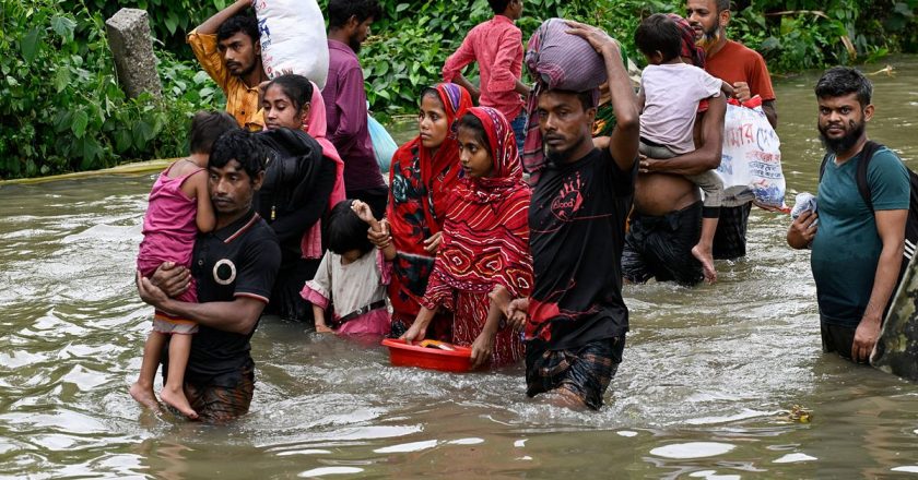 Hindistan ve Bangladeş'teki selde en az 36 kişi hayatını kaybetti