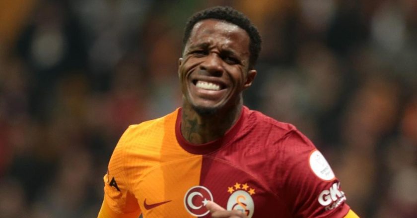 Wilfried Zaha resmen Lyon'da! Galatasaray transferini açıkladı