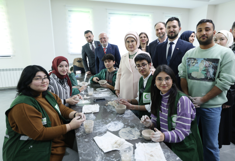 Emine Erdoğan: Kuşakımızı bağımlılıklardan korumak, ülkenin hayatta kalmasını korumaktır