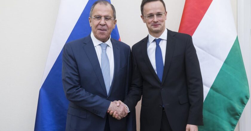 Rusya Dışişleri Bakanı Lavrov Macar Monşet Szijjarto ile bir araya geldi