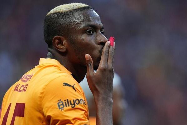 Sadece Galatasaray değil, tüm futbol taraftarları bu haberi bekliyorlardı! Sonunda seçimini yaptı … Victor Osimhen'in kararını verdiler.
