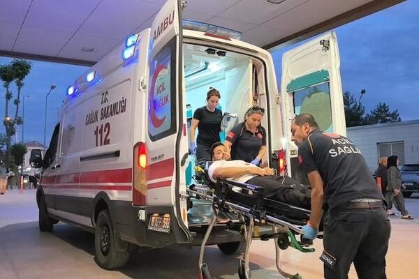 Bursa'da bıçak dövüşü: 1 ciddi yaralı
