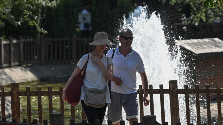 Türkiye “Tropikal Gece” yaşıyor: 56 ilin hava sıcaklığı 40 dereceyi aştı