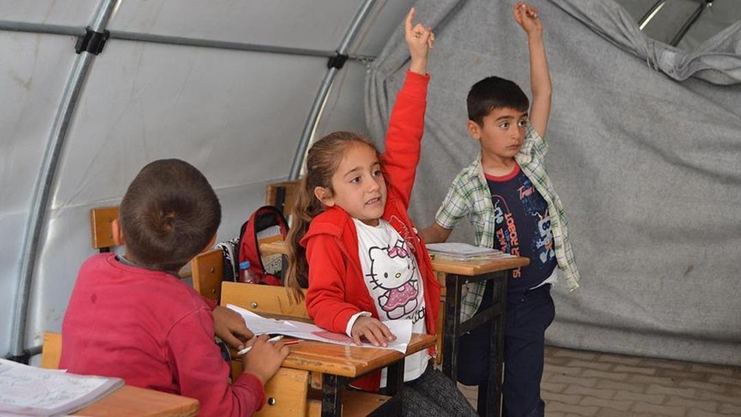 Depremler çocukları daha fazla etkiler: çocuk depremden sonra bu semptomlara sahipse dikkat! Uzmanlar uyarıyor ... 2