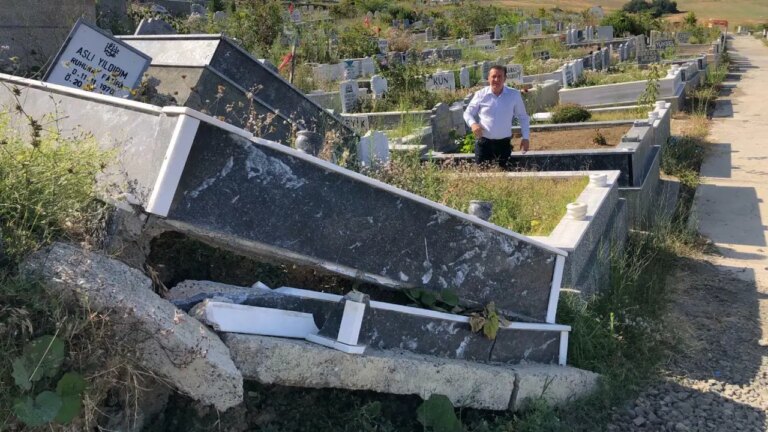 Samsun'da heyelanlarla kayıtlarda mezarlar … CHP Cevat Öncü: “Bu sorumlu hesaplar?” – Türkiye haberlerini kırmak