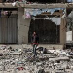Katil, 15'i Gazze Şeridi'nde yardım bekleyen 53 Filistinliyi öldürdü.