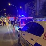 Üst geçitte hafif bir ticari araç bir araba ile çarpıştı: 1 yaralı