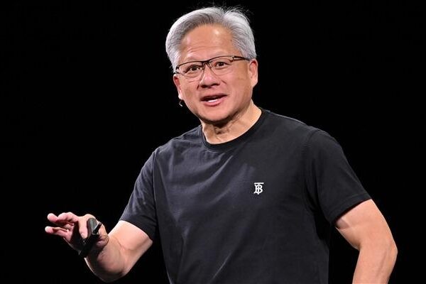 Şirketin CEO'su 4 trilyon dolarlık piyasa değerini aştı! Jensen Huang en gerekli meslekleri duyurdu