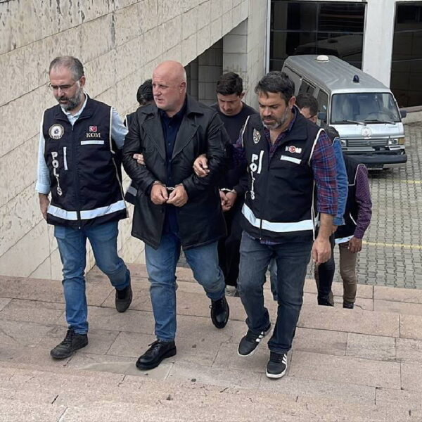Balıkesir'de 3 kişiyi öldüren firariyi çalıştıran 3 kişi tutuklandı – Son Dakika Türkiye Haberleri