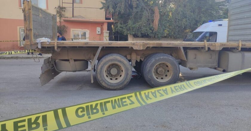 Isparta'da kamyonla motosiklet çarpıştı: 1 ölü