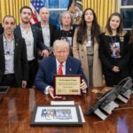 Trump, serbest bırakılan İsrailli mahkumlar ve aileleriyle Beyaz Saray'da buluştu