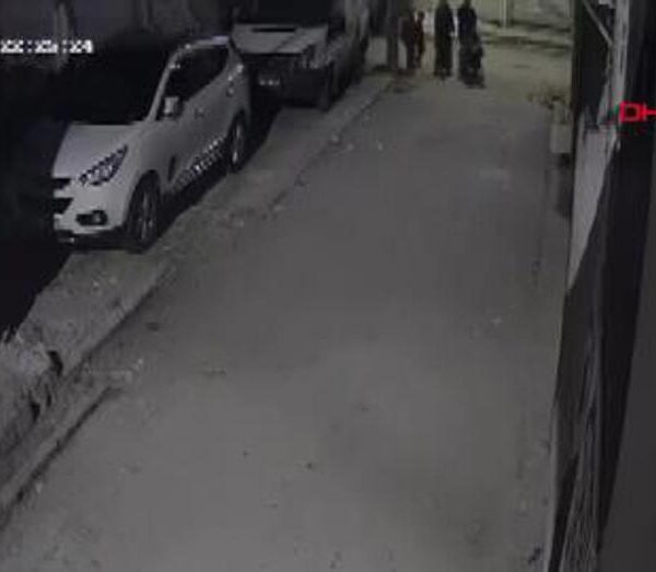 Adana’da Çocuğa Araç Çarpınca Olaylar Gelişti