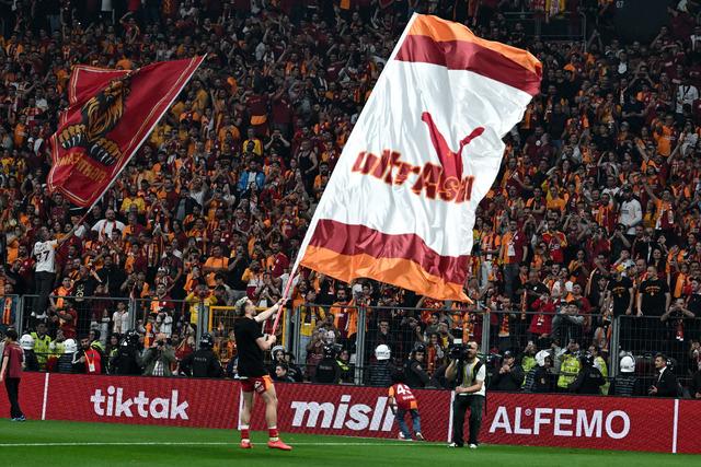 🟡🔴 Galatasaray’dan “Barış Alper’den şampiyonluk koşusu” paylaşımı